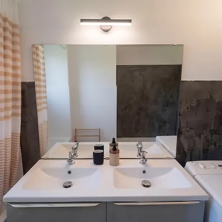 Apartment Le Strasbourg - Calme, Tram & Parking Aise Brest